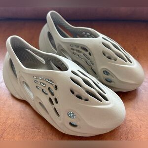 Adidas Yeezy Foam Runner RNNR Sand FY4567 Size 5 2021 Slip On EVA EUC